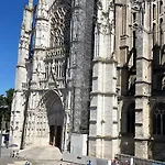 شقة Lovely Vue Cathedrale, Hyper Centre, Proche Aeroport Et Gare Sncf *