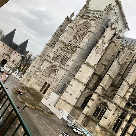 Lovely Vue Cathédrale