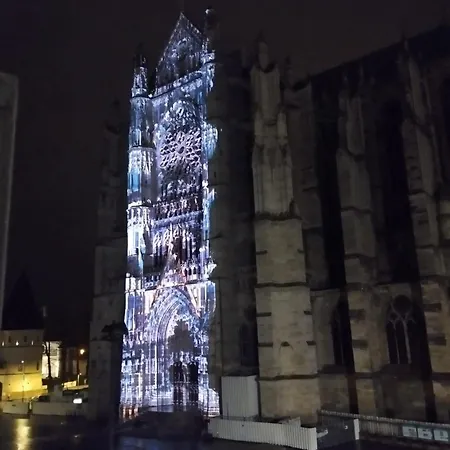 Lovely Vue Cathedrale, Hyper Centre, Proche Aeroport Et Gare Sncf *