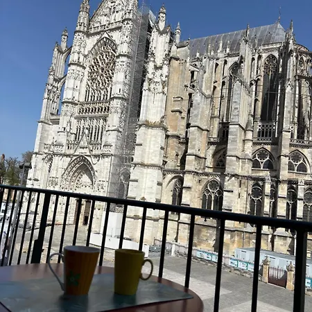Lovely Vue Cathédrale Appartement