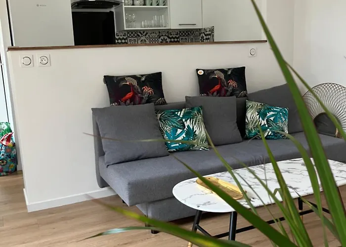 Apartament Lovely Vue Cathedrale, Hyper Centre, Proche Aeroport Et Gare Sncf