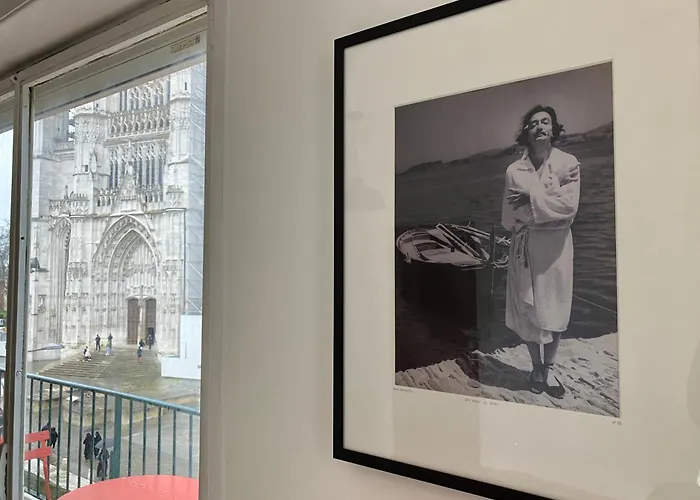 Apartament Lovely Vue Cathedrale, Hyper Centre, Proche Aeroport Et Gare Sncf *